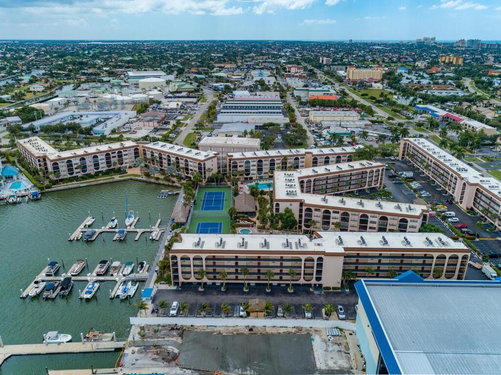 ליבוניה Knot A Care Remodeled Direct Water Access Condo With Ocean And Pool Views Now Sleeps Six מראה חיצוני תמונה